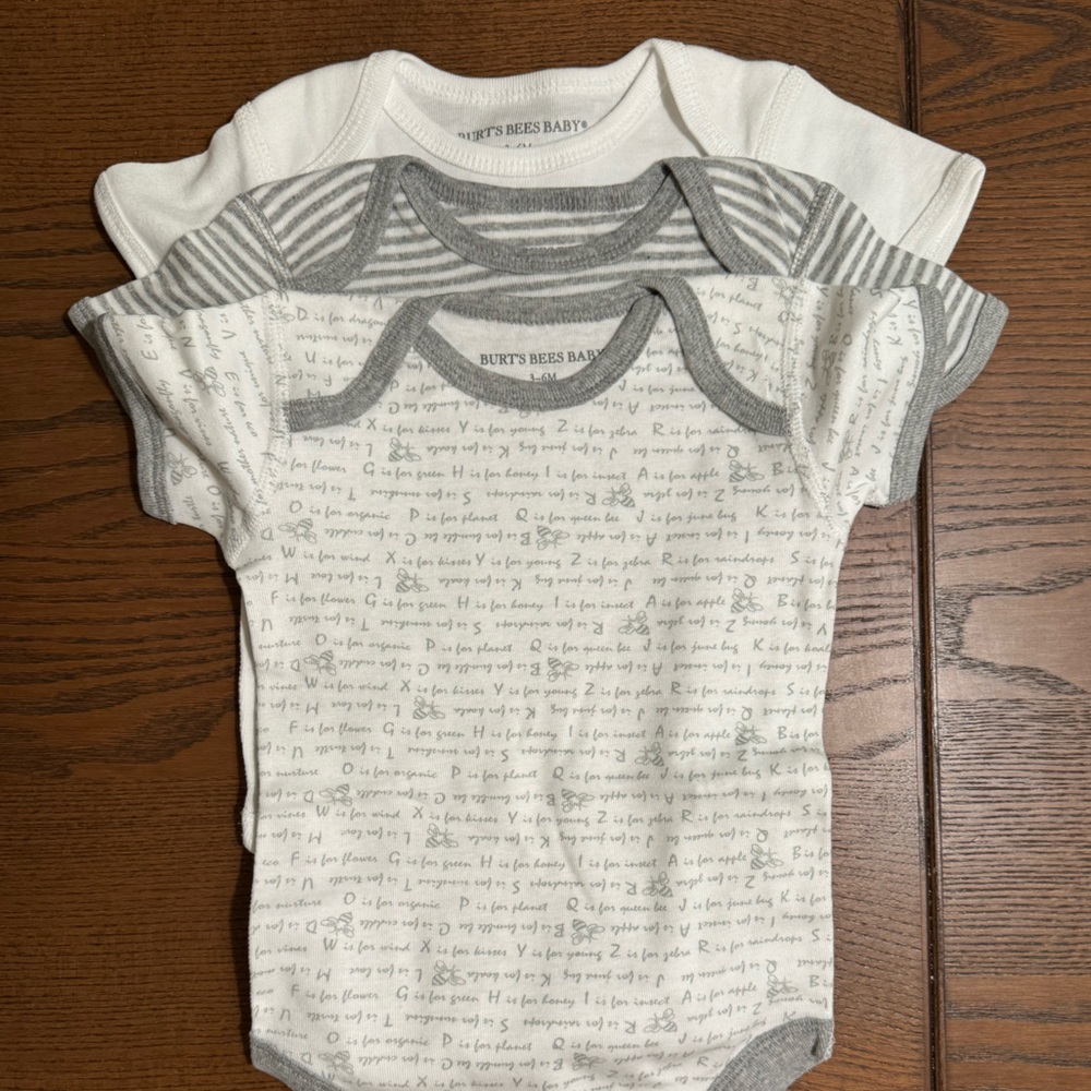 Burt’s Bees onesies, face towels, and bibs. Grey set. 100% organic cotton